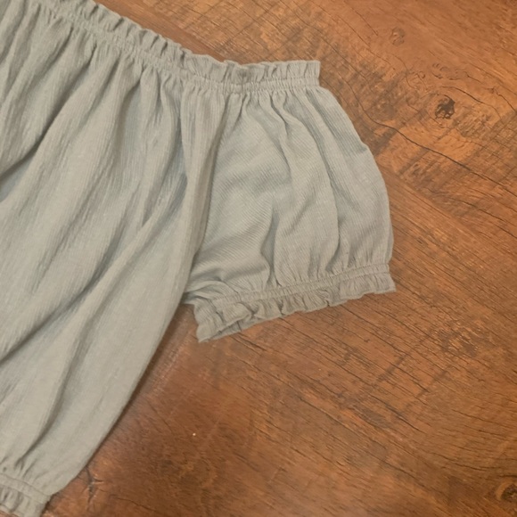 Cropped off the shoulder top - Picture 4 of 5